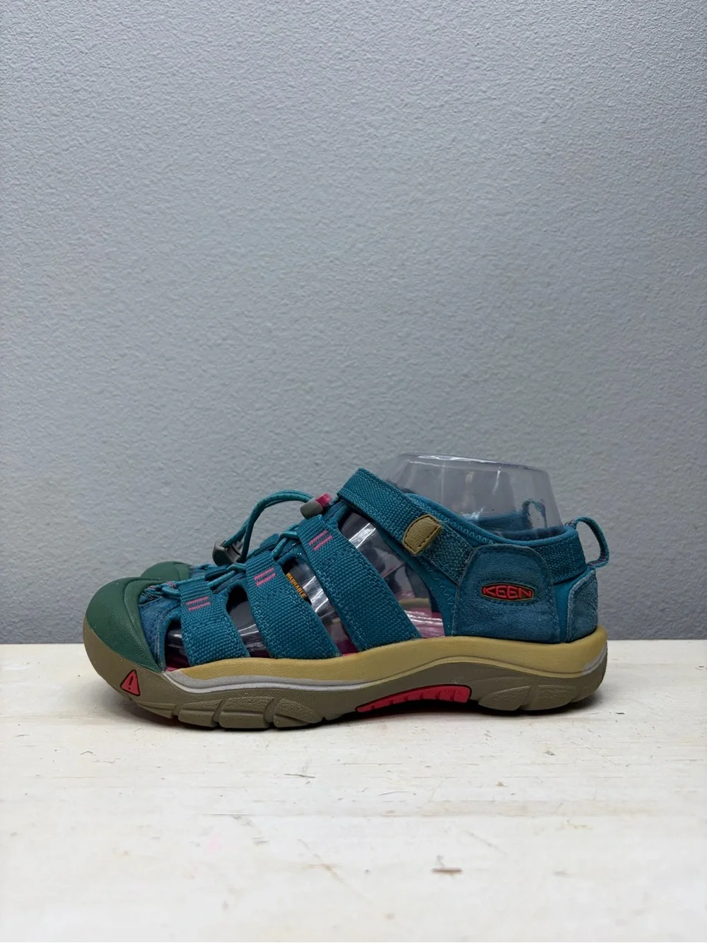 Keen Blue Newport H2 Fisherman Sandals Size 4 girls